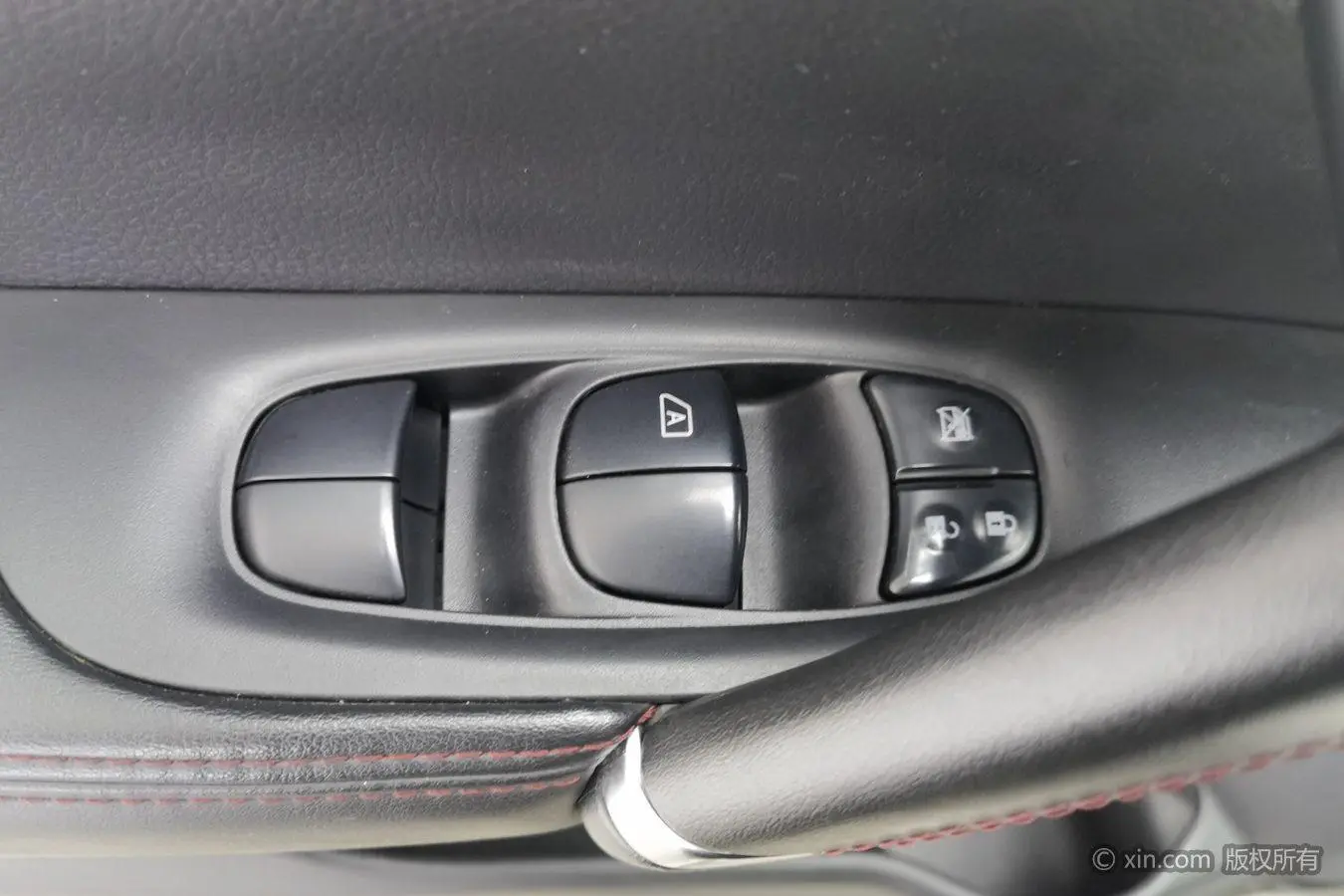Nissan Qashqai 2.0L CVT Deluxe Edition