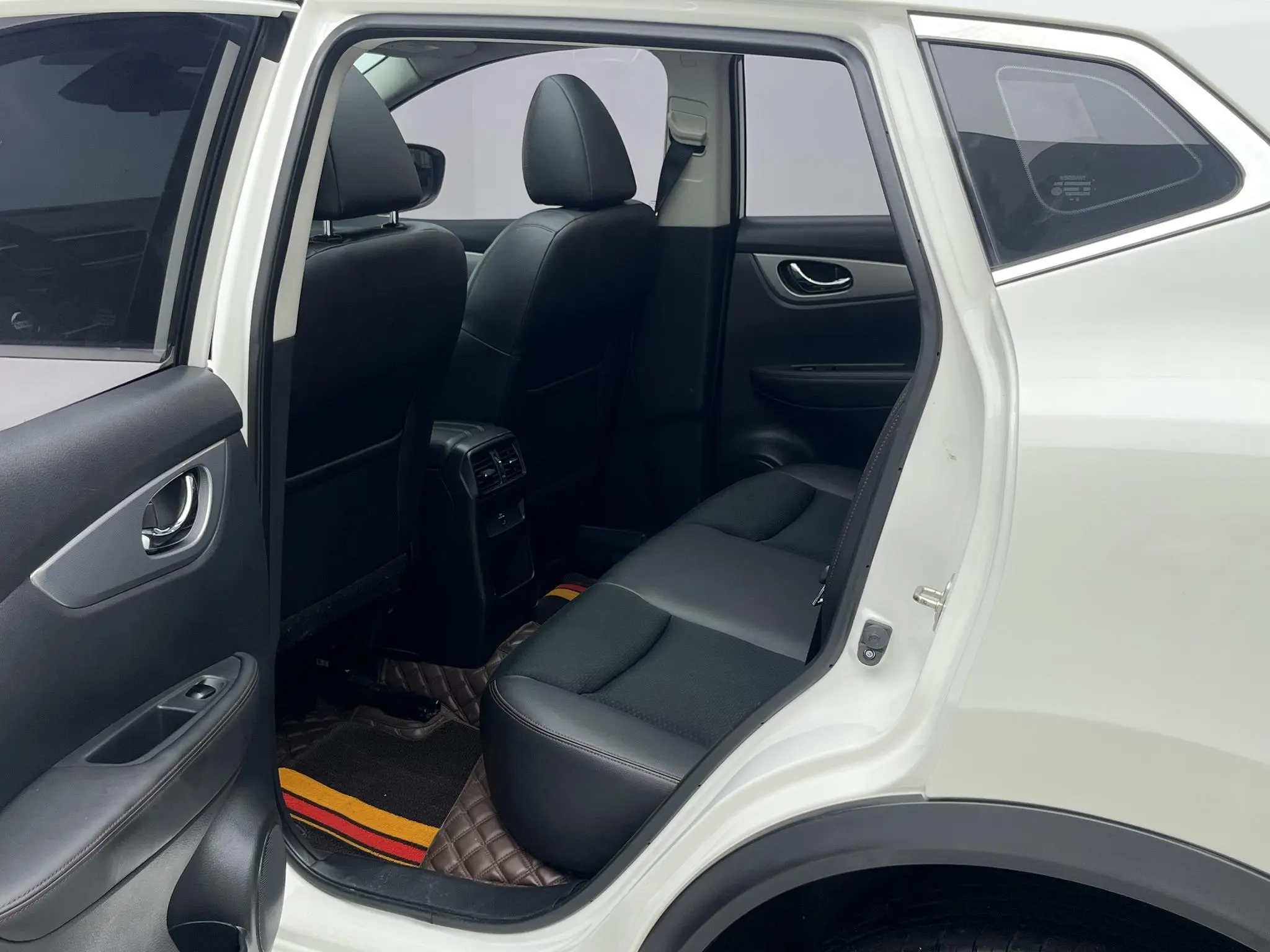 Nissan Qashqai 2.0L CVT Deluxe Edition