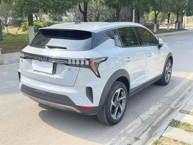 LYNK & CO Lynk & Co. 06 EM-P PHEV Remix Pro