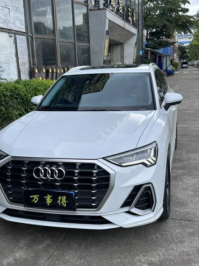 Audi Audi Q3 35 TFSI aggressive and elegant type