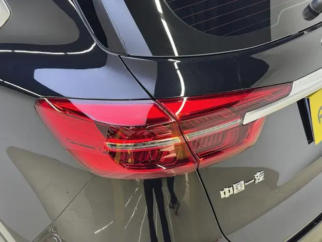 Hongqi Hongqi HS5 Facelift 2.0T Zhilian Flag Enjoy Edition