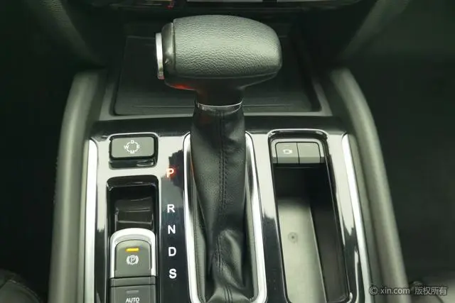 GAC Trumpchi GS8 320T two-wheel drive luxury Zhilian Edition 7 seats