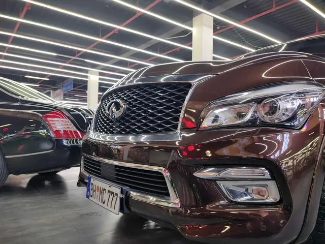 Infiniti Infiniti QX80 5.6L 4WD