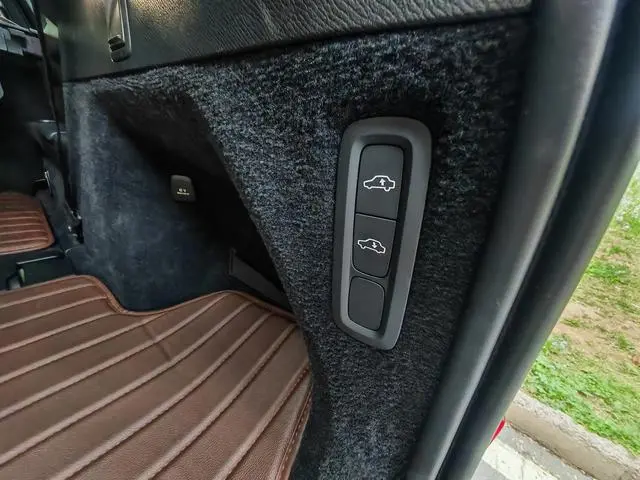 Volvo Volvo XC90 PHEV E-drive hybrid T8 Zhizun Deluxe Edition 7 Seats