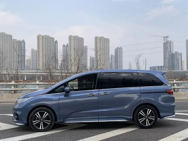 Honda Odyssey 2.0L Sharp*Exclusive Edition