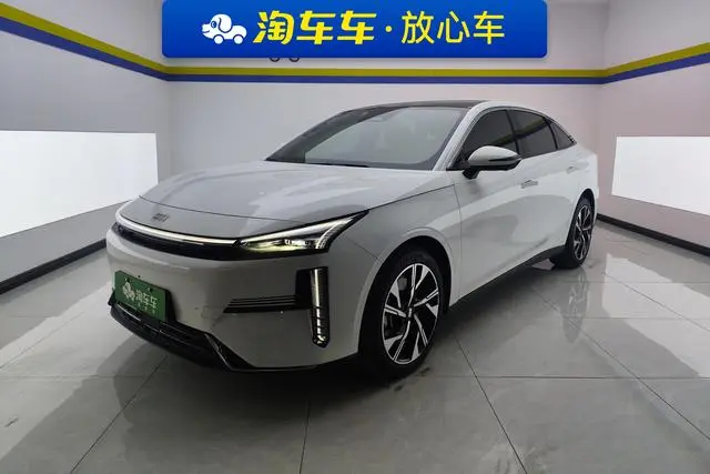 Geely Galaxy Galaxy L6 1.5T DHT 125km Starship