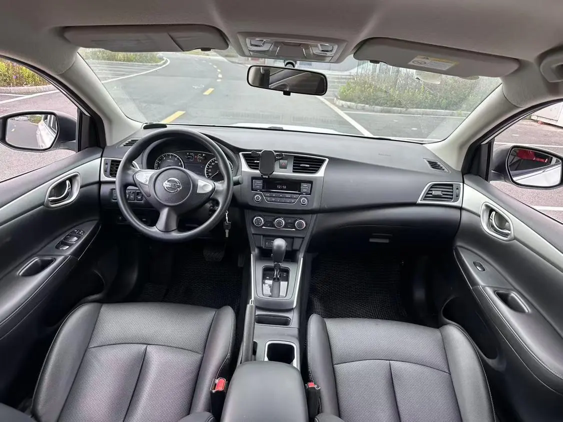 Nissan Xuan Yi Classic 1.6 XE CVT Comfort Edition