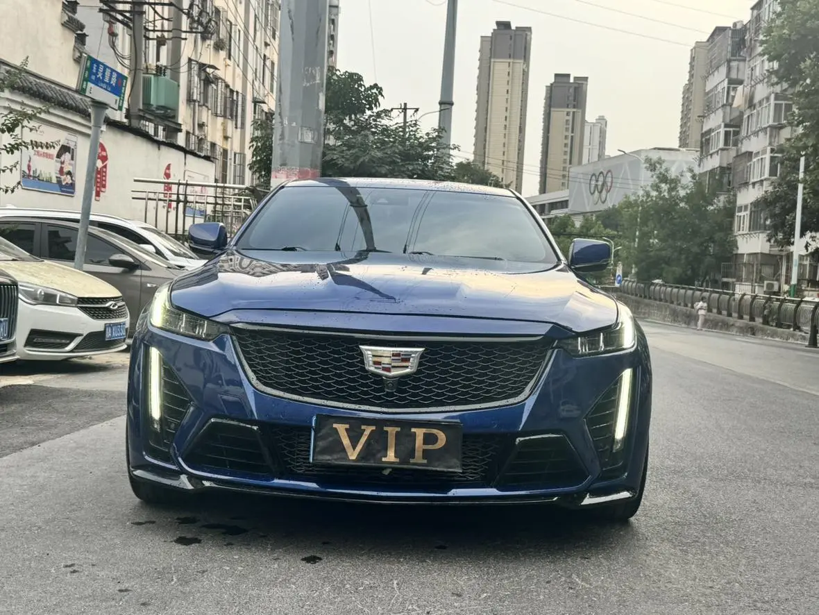 Cadillac Cadillac CT5 28T platinum sporty