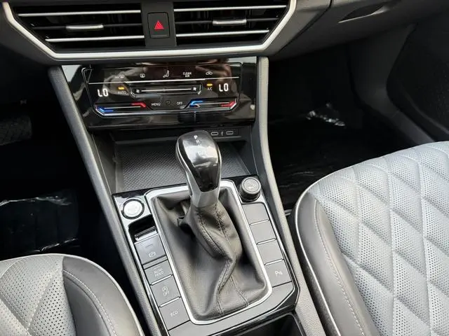 Volkswagen Sagitar 200TSI DSG Beyond Edition