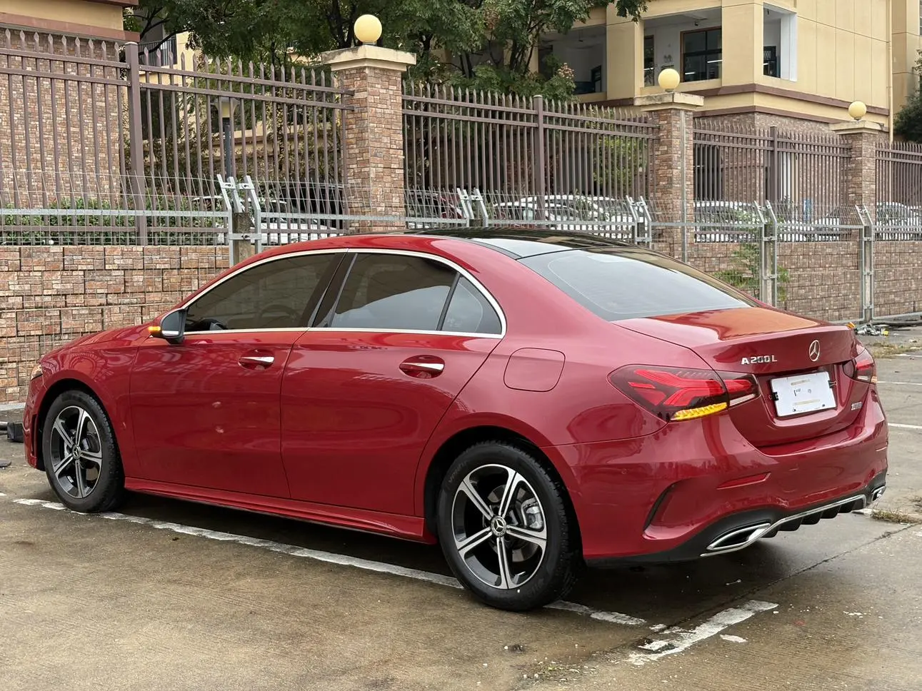 Mercedes-Benz Mercedes-Benz A-class A 200 L sports sedan fashion Version