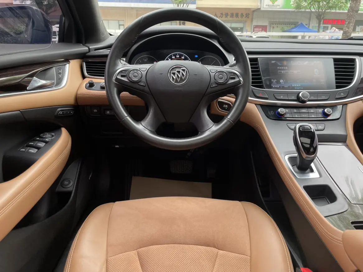 Buick Lacrosse 28T luxury