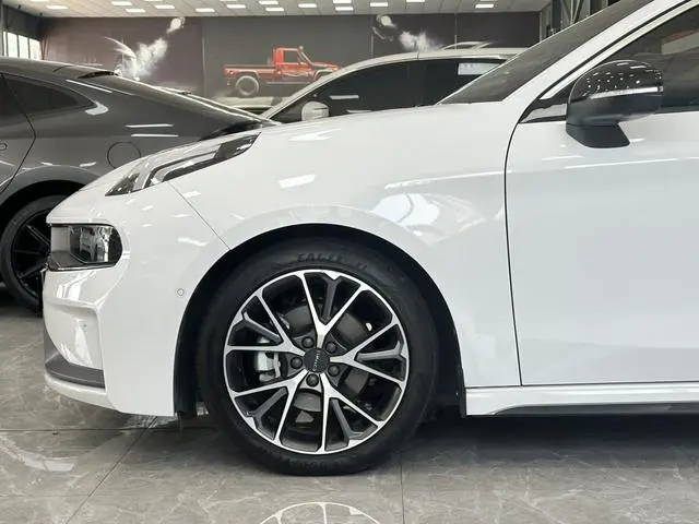 LYNK & CO Lynk 03 1.5TD DCT Jin Pro