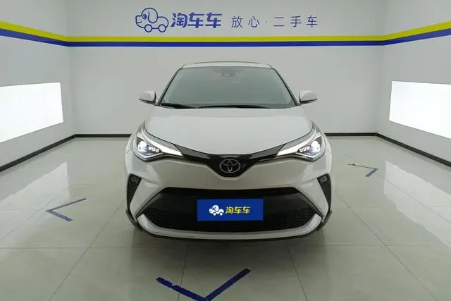 TOYOTA Toyota C-HR 2.0L Deluxe Edition