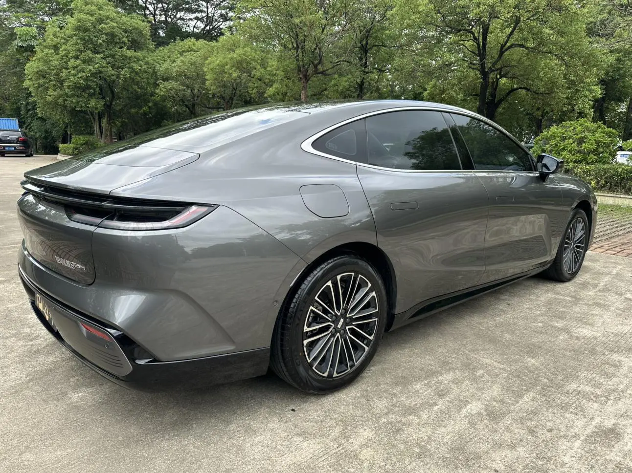 Geely Galaxy Galaxy Sparkle 8 PHEV 130km EM-i Premium Edition