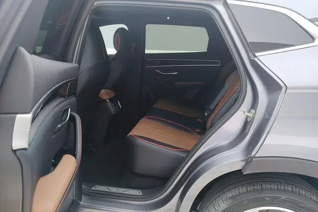BYD Song PLUS DM DM-i 100KM four-wheel drive flagship PLUS