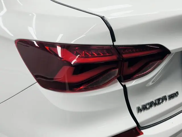 Chevrolet Cruze 320 automatic Enjoy Skylight version