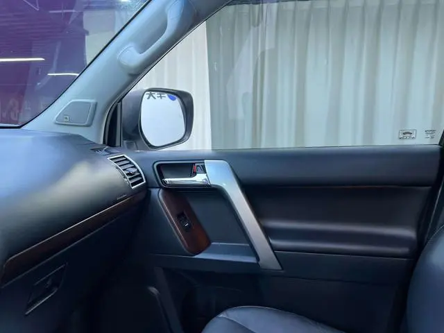 TOYOTA Prado 3.5L automatic VX NAVI