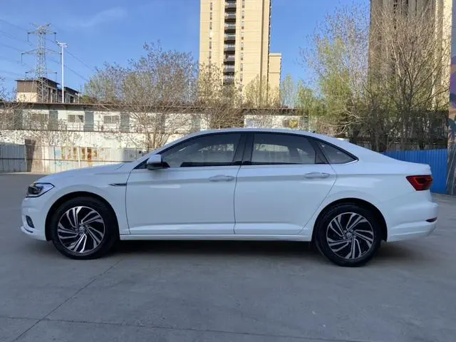 Volkswagen Sagitar 280TSI DSG Flying Edition