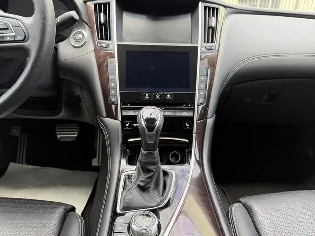 Infiniti Infiniti Q50L 2.0T Luxury Sports Version Country VI