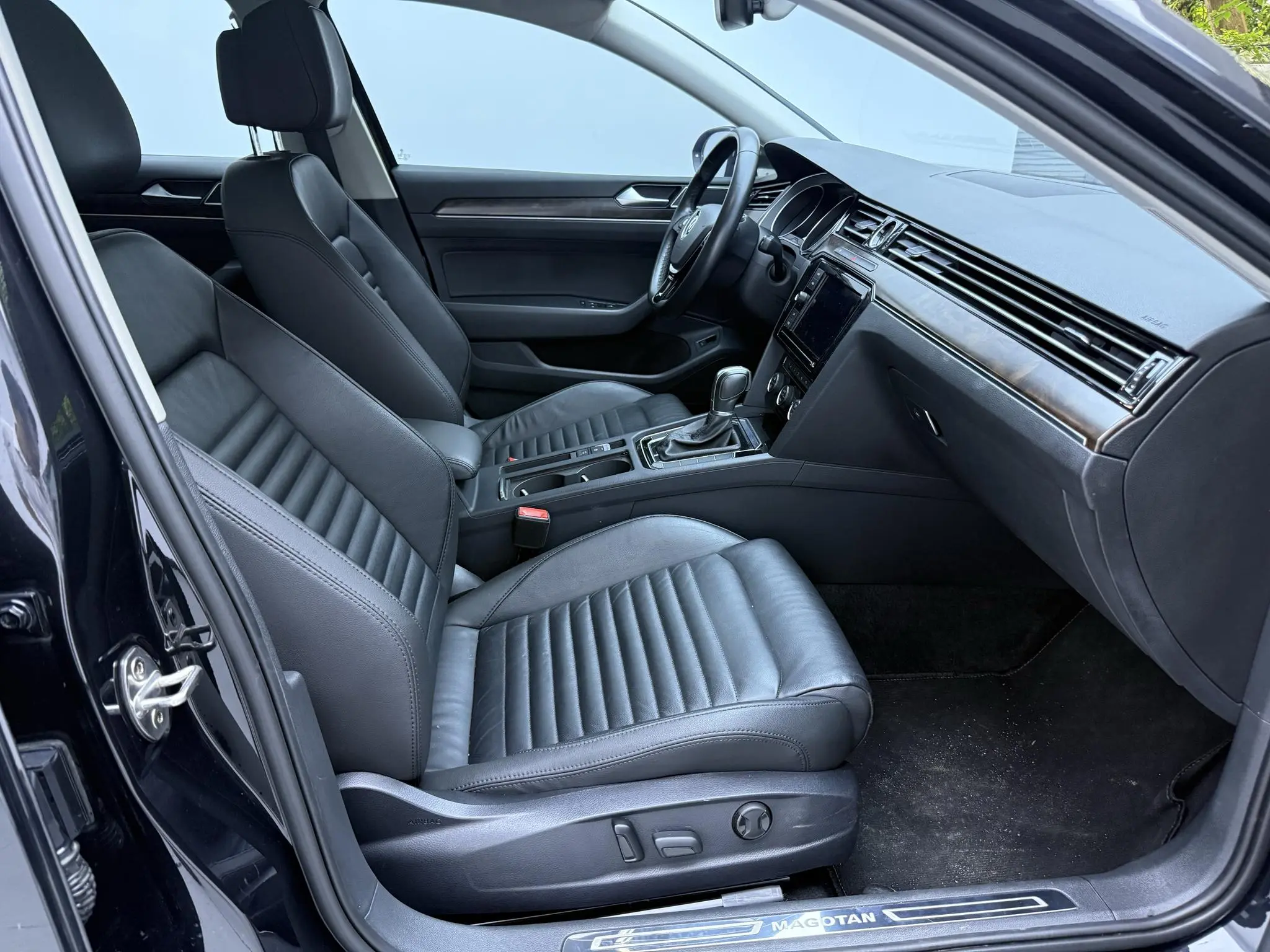 Volkswagen Magotan 330TSI DSG Luxury Country VI