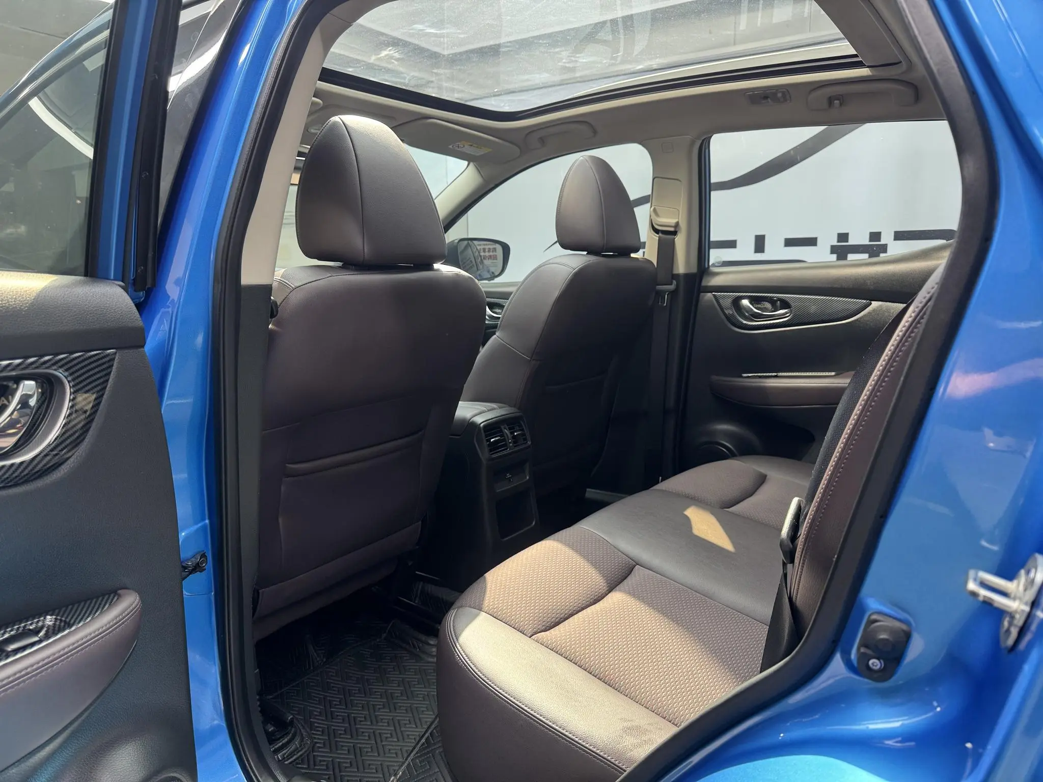 Nissan Qashqai 2.0L CVT Deluxe Edition