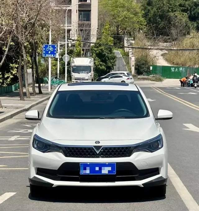 Venucia Qichen D60 1.6L XE CVT Smooth version