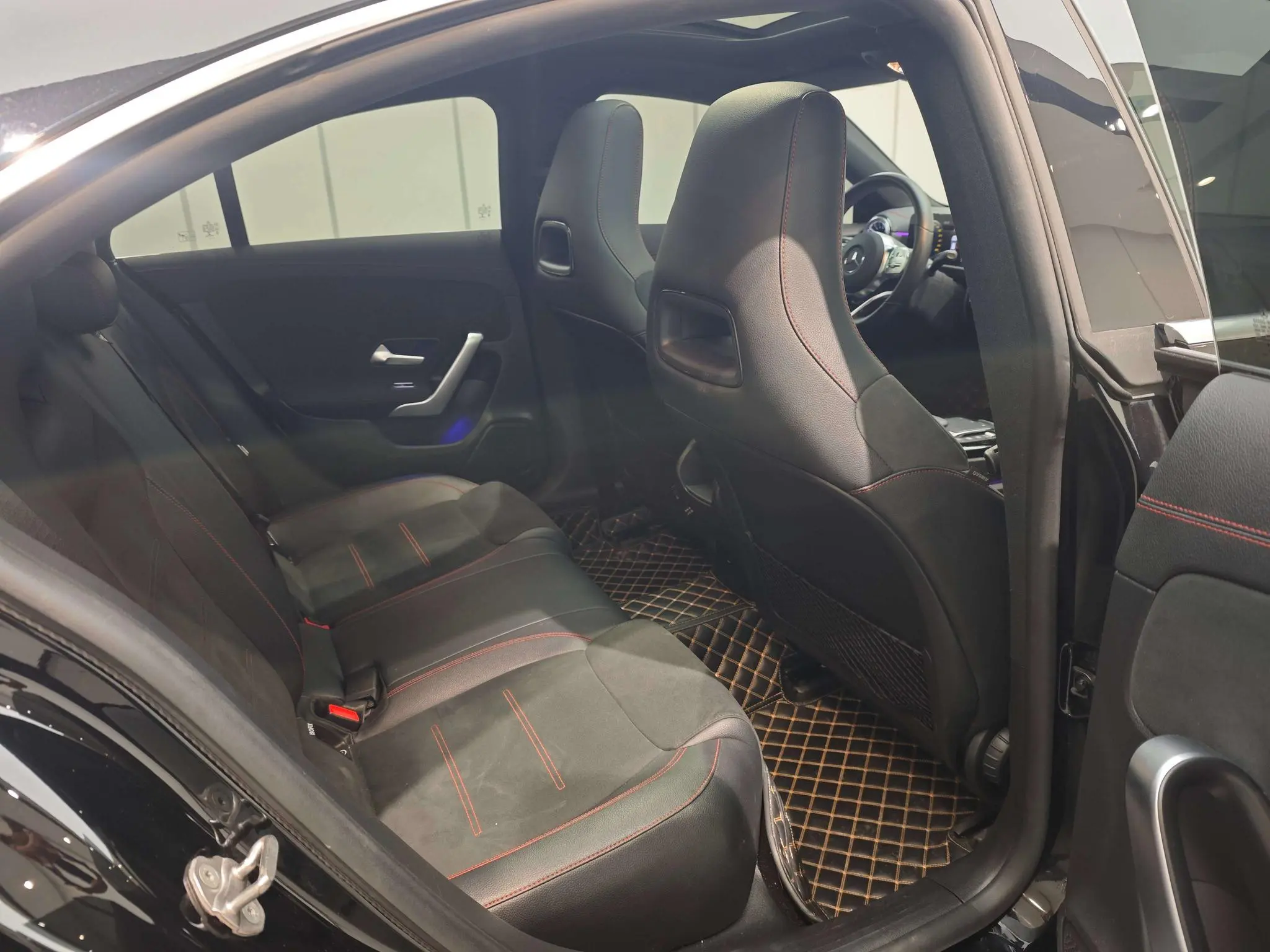 Mercedes-Benz Mercedes-Benz CLA CLA 200 four-door coupe