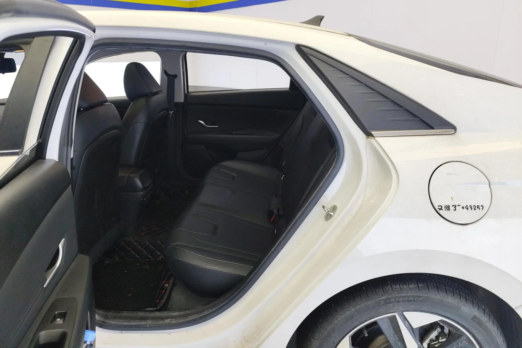 Hyundai Elantra 1.5L CVT LUX Premium Edition