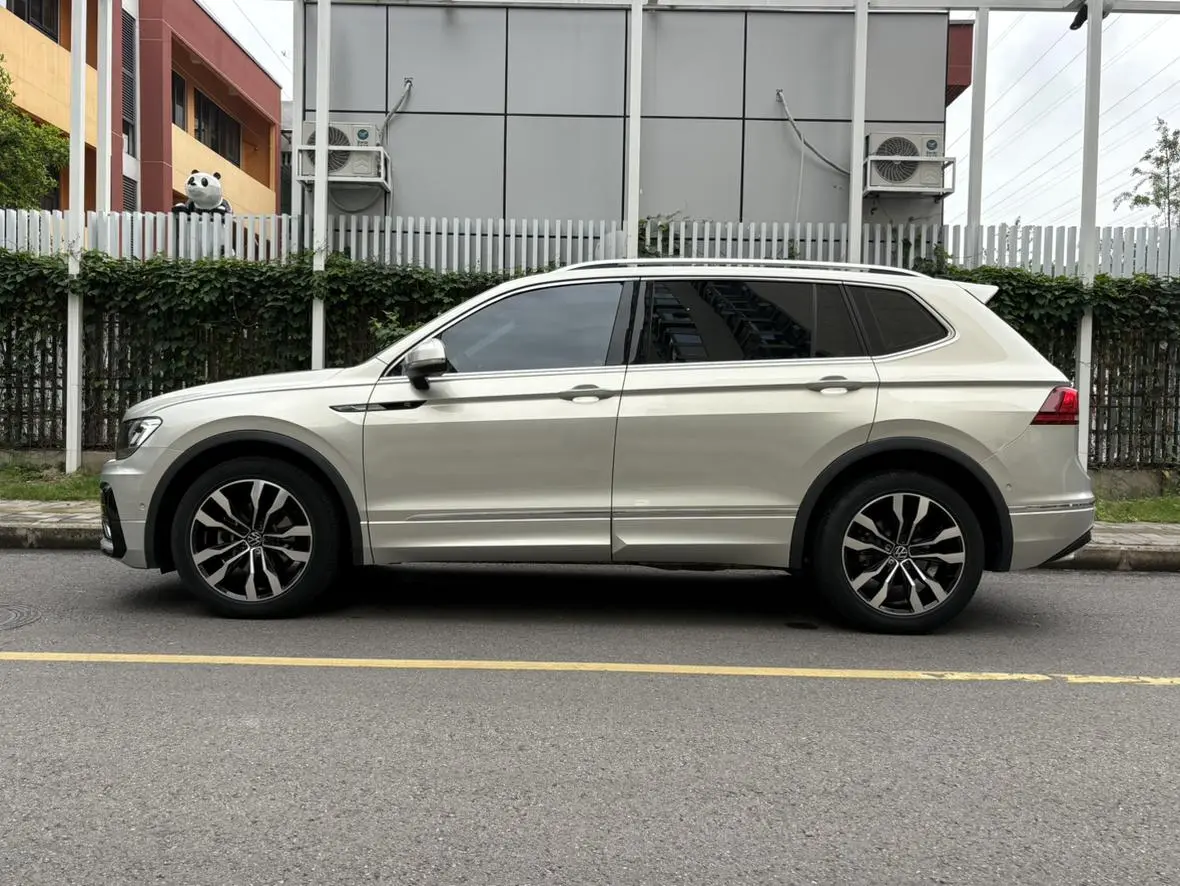 Volkswagen Tiguan L 330TSI automatic two-wheel drive R-Line Premium edition