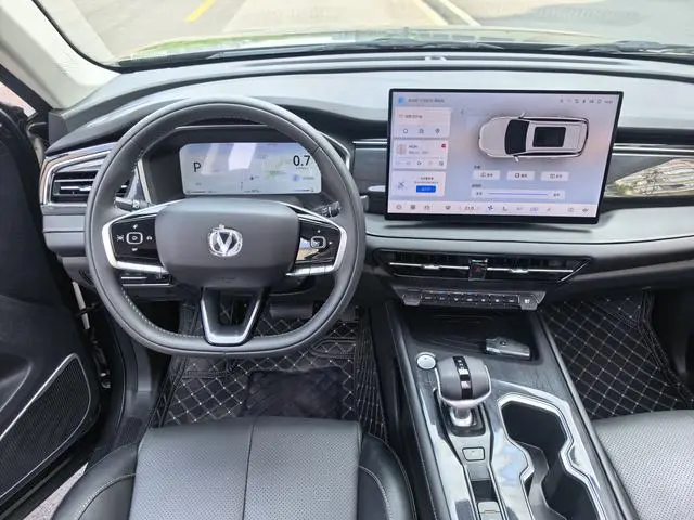 Changan Changan CS75 PRO 1.5T DCT Exclusive 7-seater