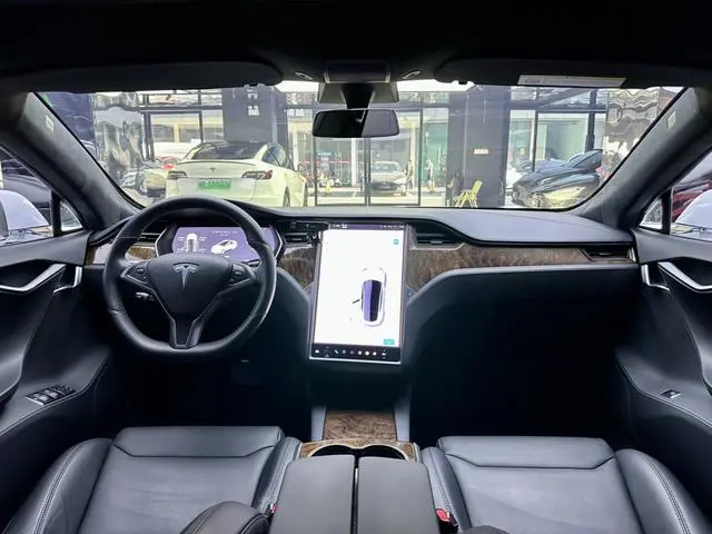 Tesla Model S Long battery life version