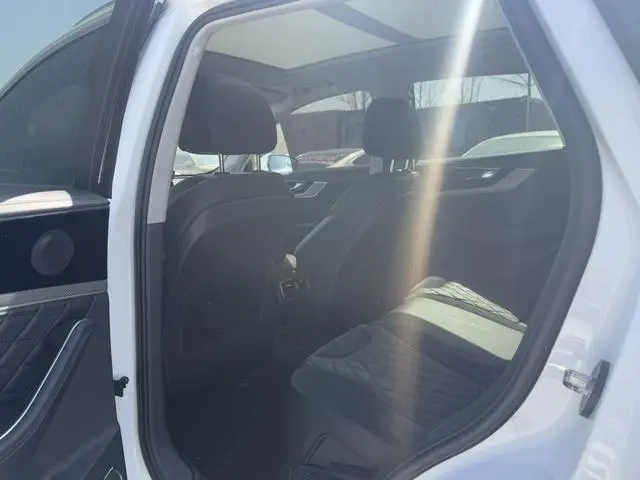 Hongqi Hongqi HS5 2.0T Zhilian Qixiang four-wheel drive version