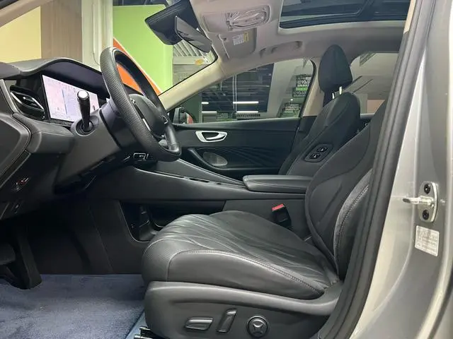Roewe Roewe D7 DMH 125 Ultimate Edition