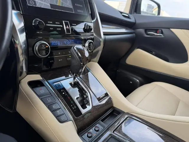 TOYOTA Wilfa Dual engine 2.5L HV Premium Edition