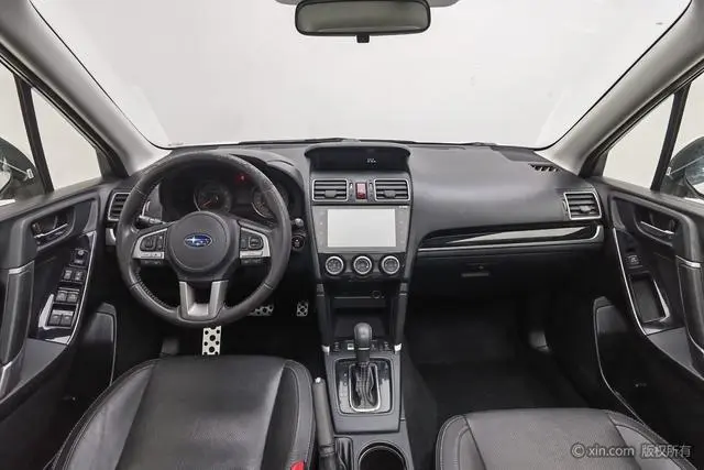Subaru FORESTER Forester 2.0i Fashion Navigation Version