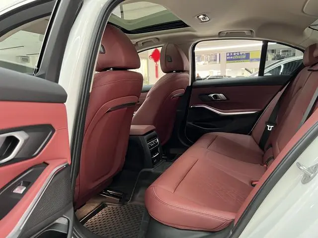 BMW BMW 3 Series 325i M sports suit