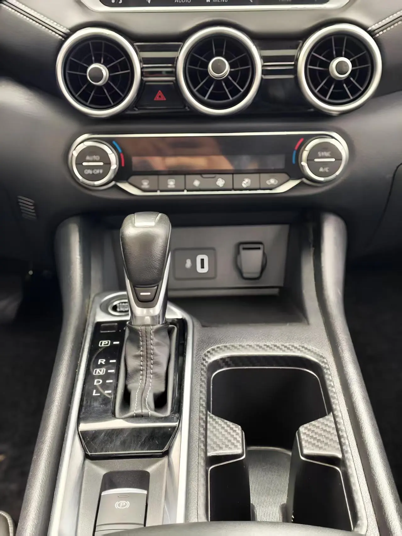 Nissan Xuan Yi 1.6L XL CVT Enjoy Edition