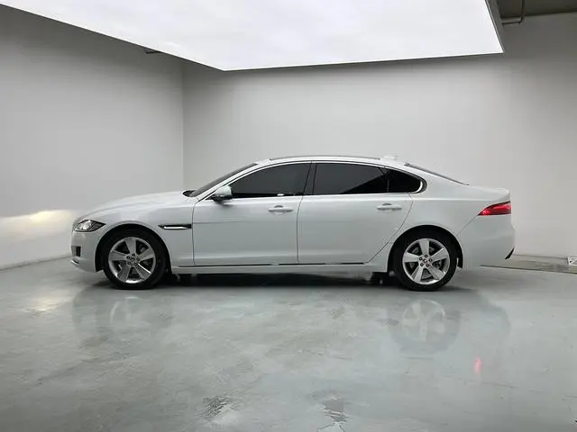 Jaguar Jaguar XFL 2.0T P200 two-wheel drive Elite Edition