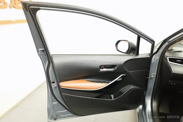 TOYOTA Corolla Dual engine 1.8L E-CVT GL-i Elite Edition