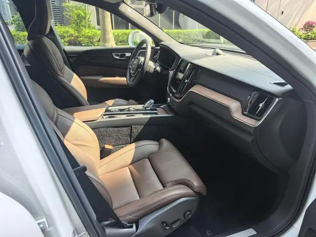 Volvo Volvo XC60 PHEV T8 four-wheel drive long battery life Zhiya Deluxe Edition