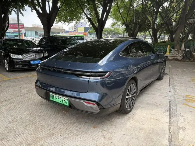 Geely Galaxy Galaxy Sparkle 8 PHEV 130km EM-P Starship Version