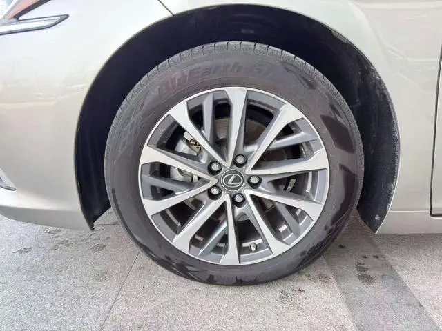 Lexus Lexus ES 200 Excellent Edition