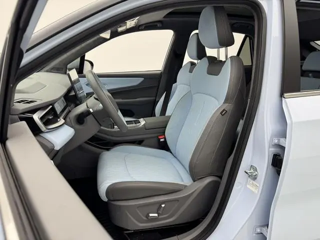 Livan Ruilan 7 Chi Yue