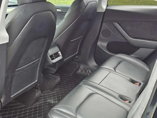 Tesla Model Y Standard battery life, rear-wheel drive version