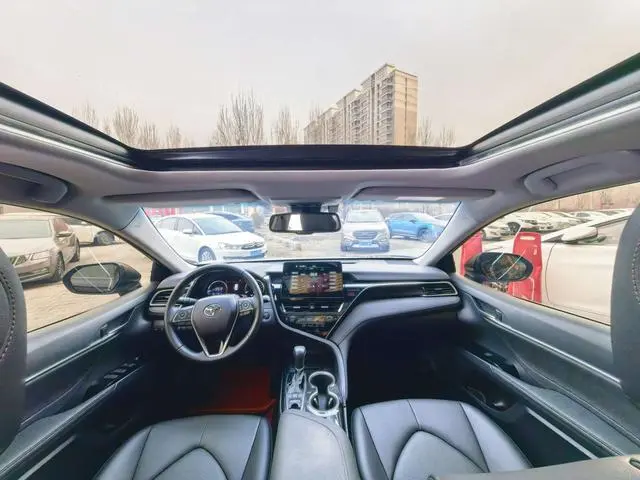 TOYOTA Camry 2.5G Deluxe Edition