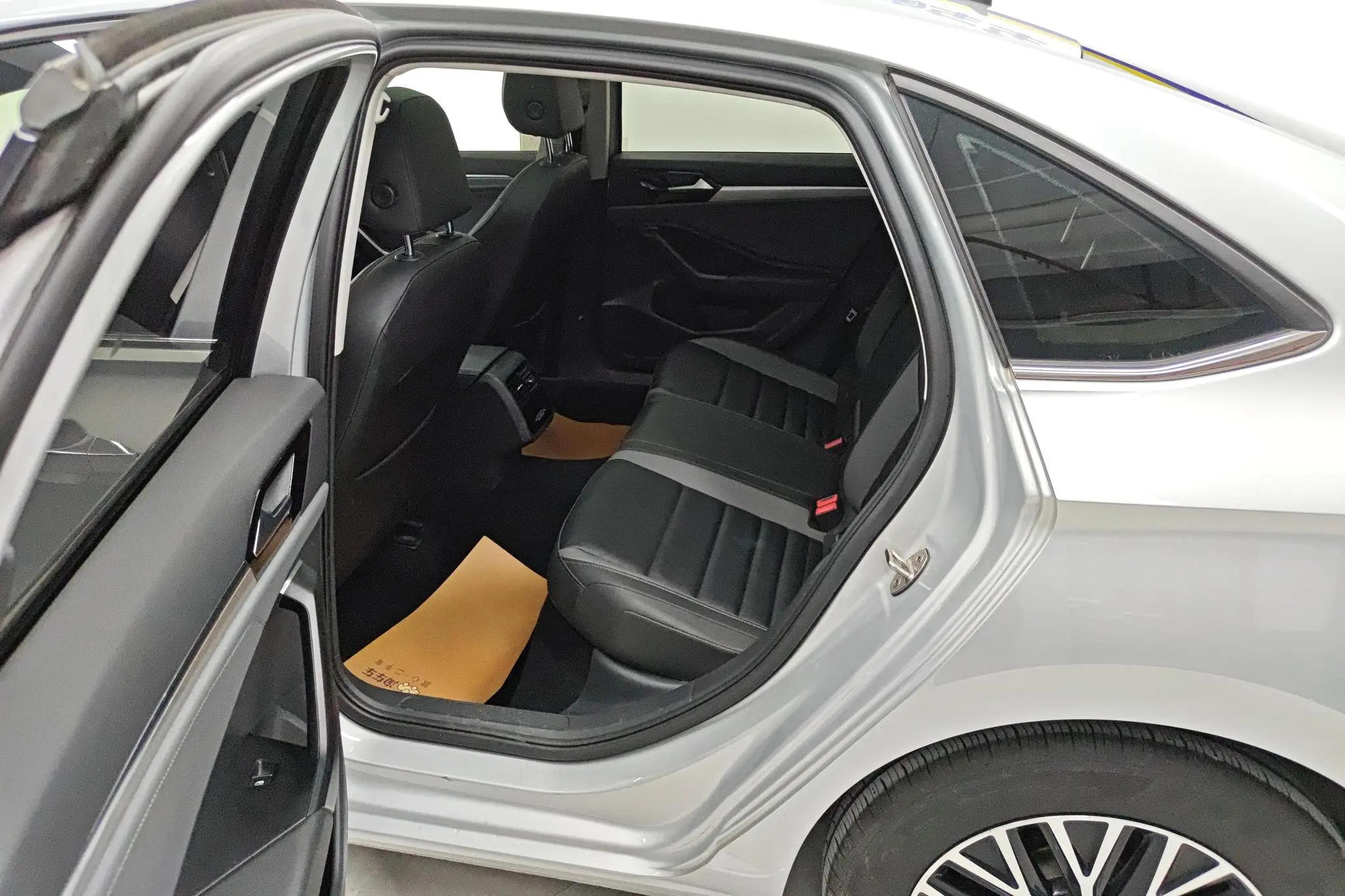 Volkswagen Sagitar 280TSI DSG Comfortable Smart Edition