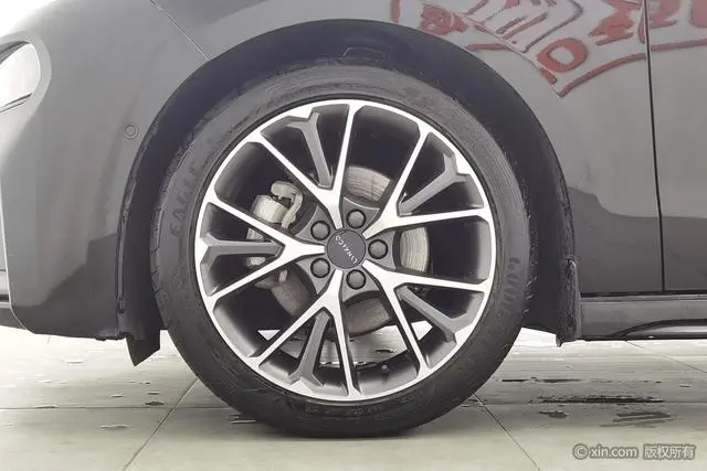 LYNK & CO Lynk 03 1.5TD DCT Jin Pro