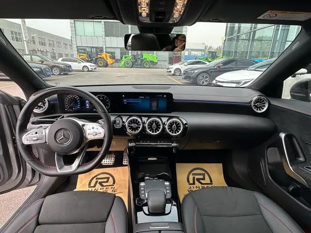 Mercedes-Benz Mercedes-Benz CLA CLA 200 four-door coupe