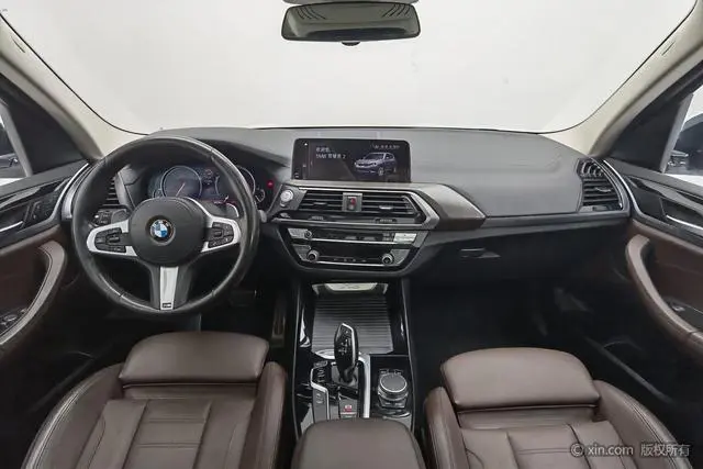 BMW BMW X3 xDrive28i M sports suit