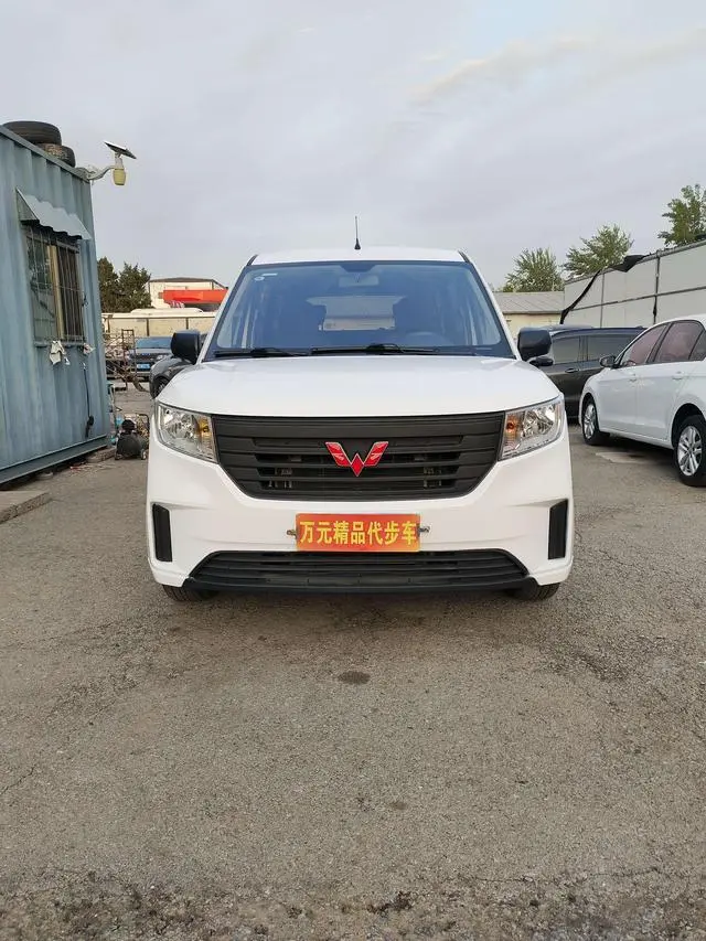 Wuling Wuling Hongguang PLUS 1.5L manual standard type 5 seats